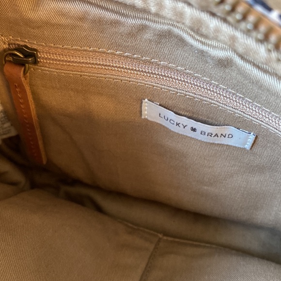 LUCKY BRAND Small Crossbody Bag Purse with Tassel - Picture 4 of 7